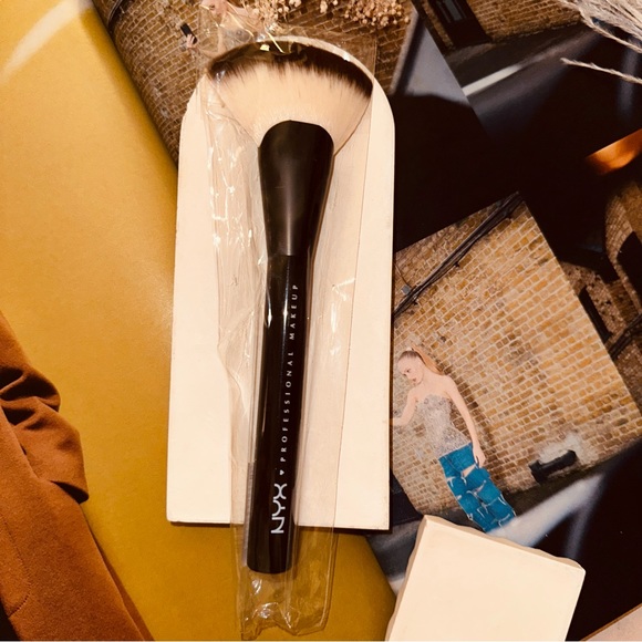 NYX PRO Brush 6 - Picture 3 of 3